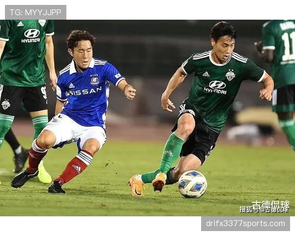 韩国国家男子足球队近期热身赛保持不败，攻防两端配合渐入佳境